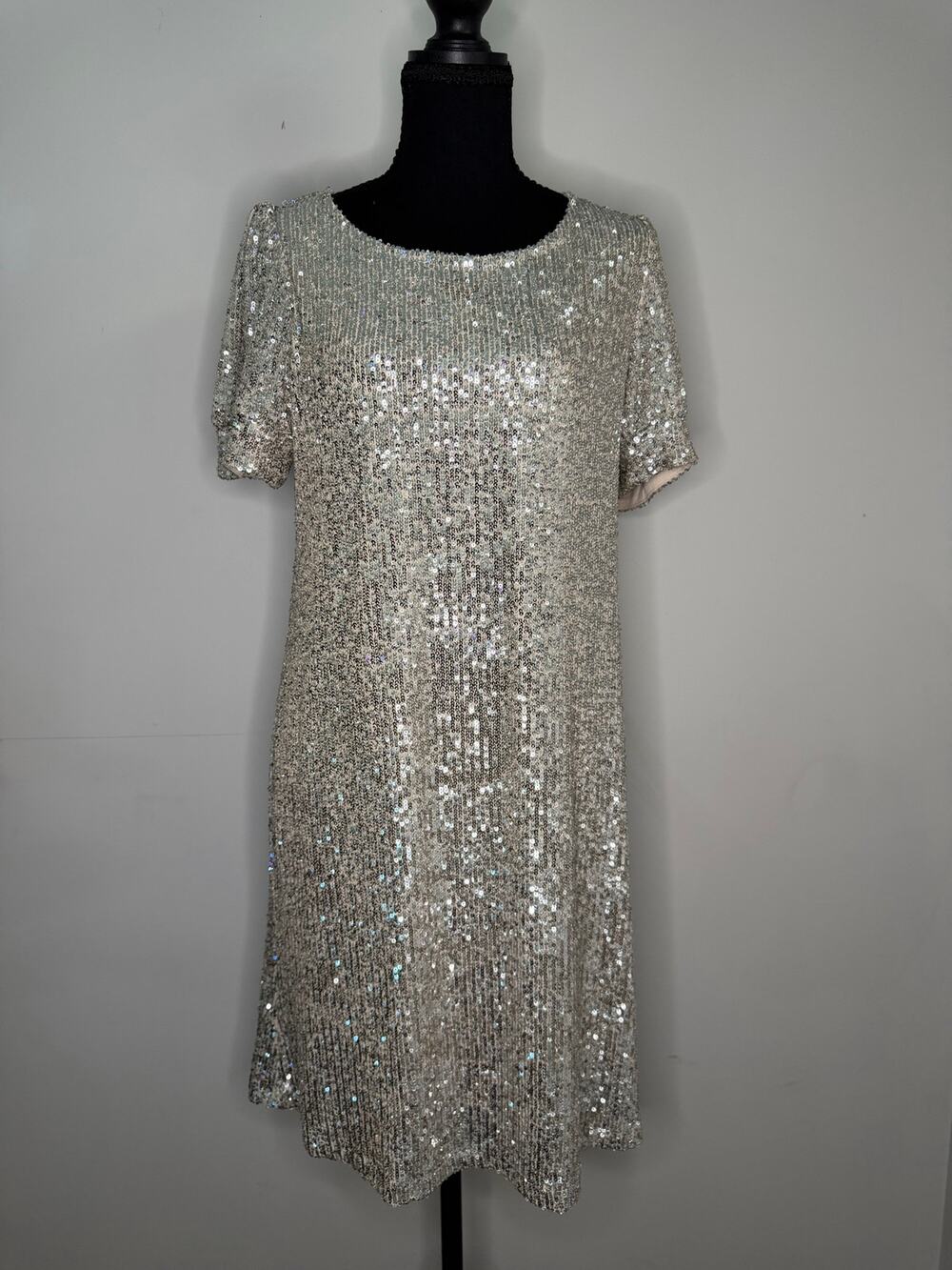 Cable & Gauge Silver Sequin Shift Dress Size M Short Sleeve Party Cocktail